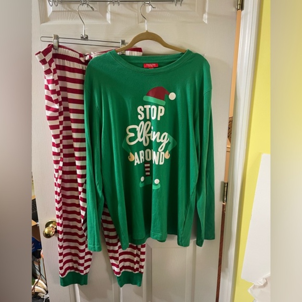 Men’s Christmas PJ’s Stop Elfing Around size XL Macy’s